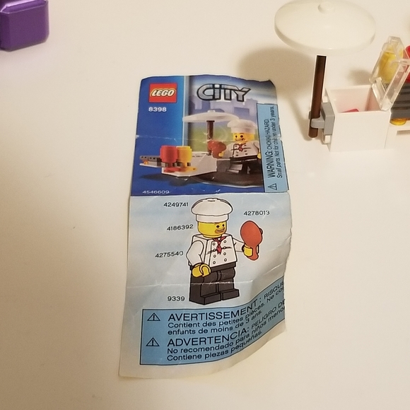 LEGO City #8398 BBQ Stand - Picture 7 of 8